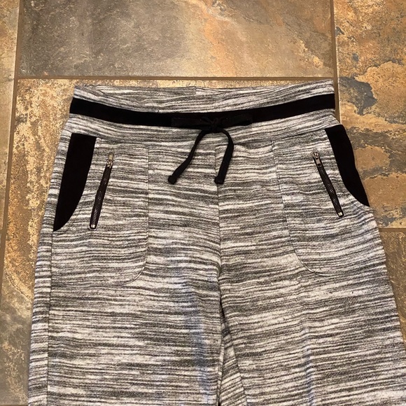 Joggers - Picture 2 of 7